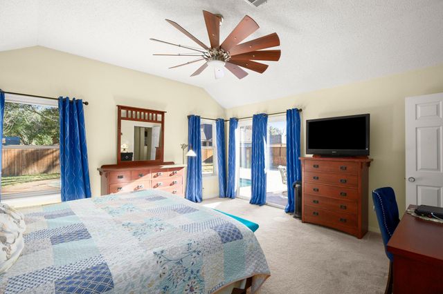 506 Cedar LN, Pflugerville, TX 78660