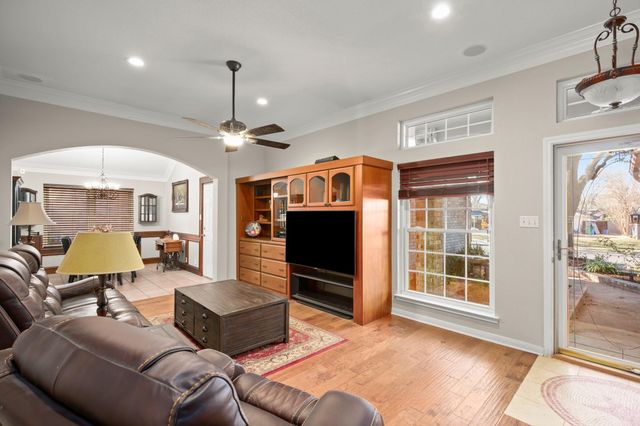 506 Cedar LN, Pflugerville, TX 78660