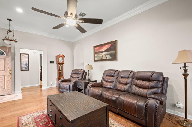 506 Cedar LN, Pflugerville, TX 78660