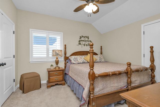 300 Weavers Cove, Livingston, TX 77351