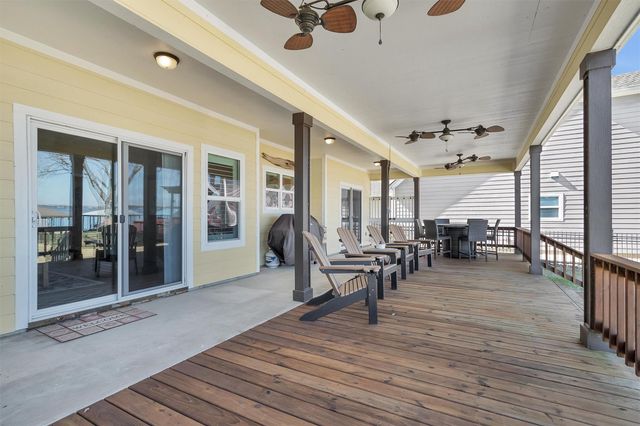 300 Weavers Cove, Livingston, TX 77351