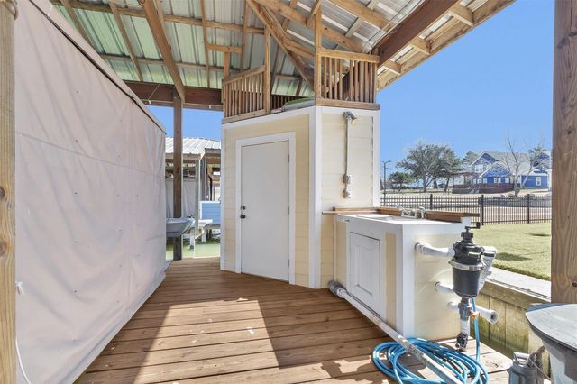 300 Weavers Cove, Livingston, TX 77351