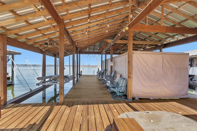 300 Weavers Cove, Livingston, TX 77351