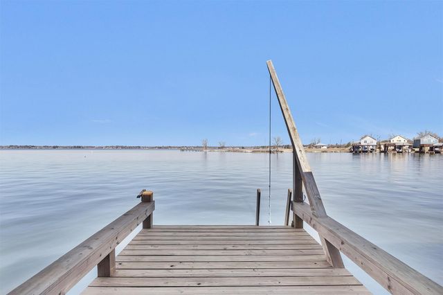 300 Weavers Cove, Livingston, TX 77351