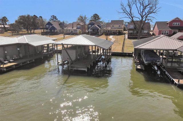 300 Weavers Cove, Livingston, TX 77351