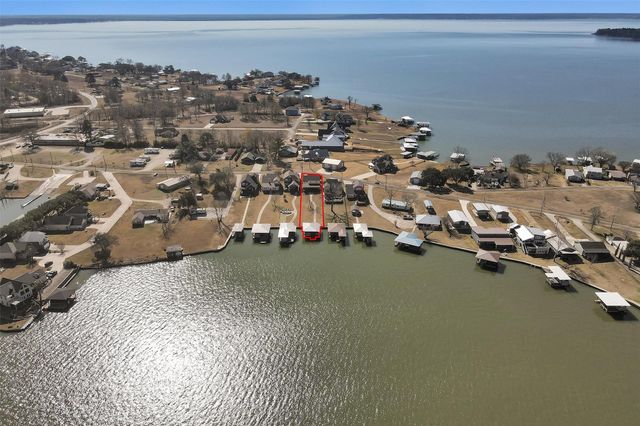 300 Weavers Cove, Livingston, TX 77351