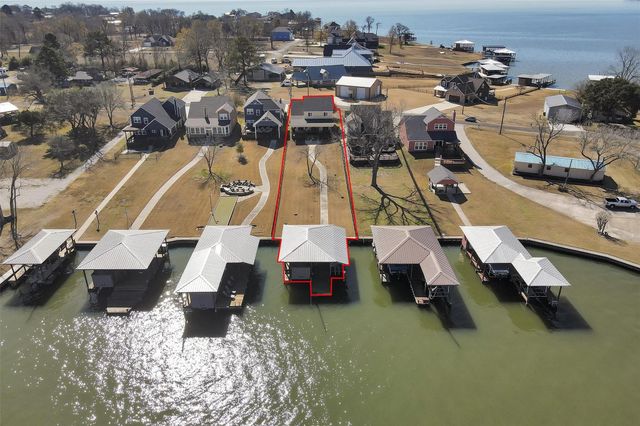 300 Weavers Cove, Livingston, TX 77351