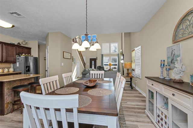 300 Weavers Cove, Livingston, TX 77351