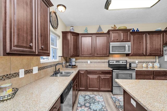 300 Weavers Cove, Livingston, TX 77351