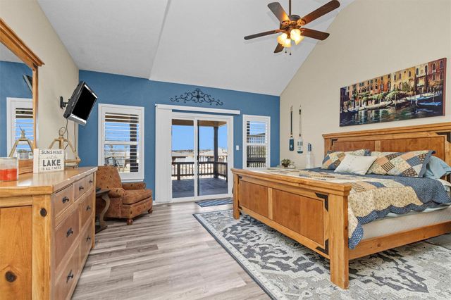 300 Weavers Cove, Livingston, TX 77351