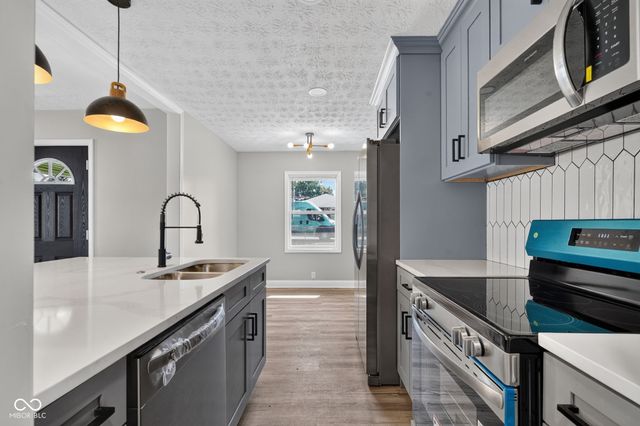 901 Alhambra, Anderson, IN 46012