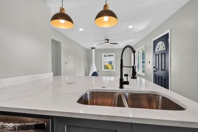 901 Alhambra, Anderson, IN 46012