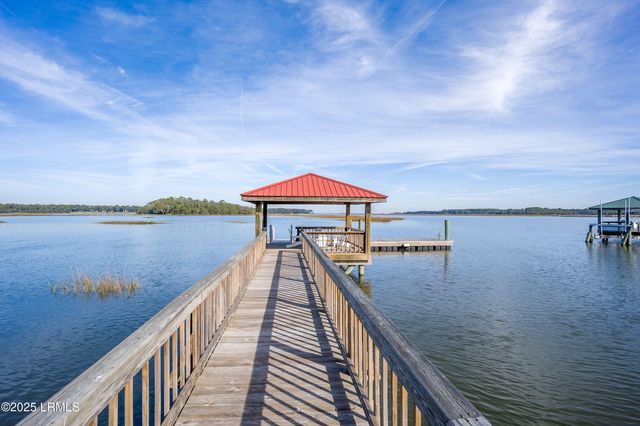 52 Old Smugglers Wharf Road, St. Helena Island, SC 29920