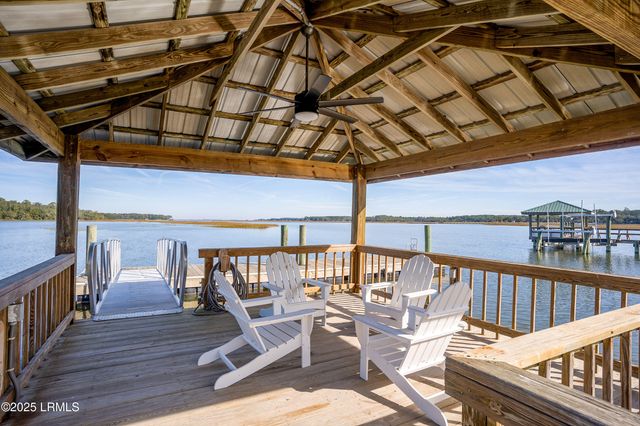 52 Old Smugglers Wharf Road, St. Helena Island, SC 29920