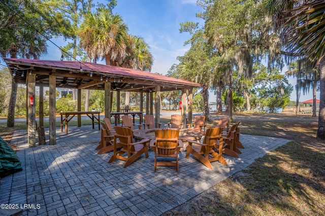 52 Old Smugglers Wharf Road, St. Helena Island, SC 29920