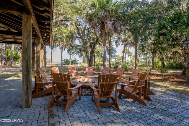 52 Old Smugglers Wharf Road, St. Helena Island, SC 29920