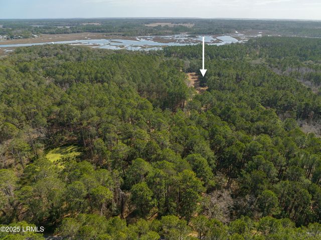 52 Old Smugglers Wharf Road, St. Helena Island, SC 29920