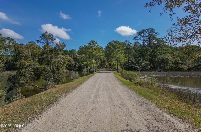 52 Old Smugglers Wharf Road, St. Helena Island, SC 29920