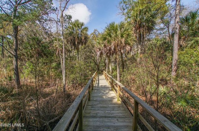52 Old Smugglers Wharf Road, St. Helena Island, SC 29920