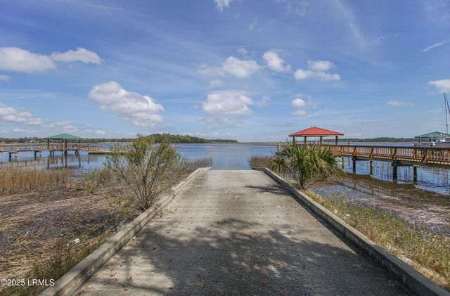 52 Old Smugglers Wharf Road, St. Helena Island, SC 29920