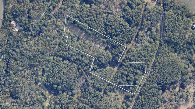 52 Old Smugglers Wharf Road, St. Helena Island, SC 29920