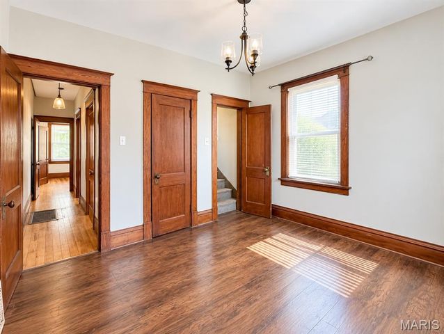 4640 Ray Avenue, St Louis, MO 63116