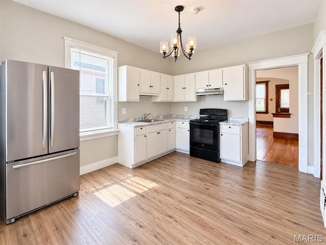 4640 Ray Avenue, St Louis, MO 63116