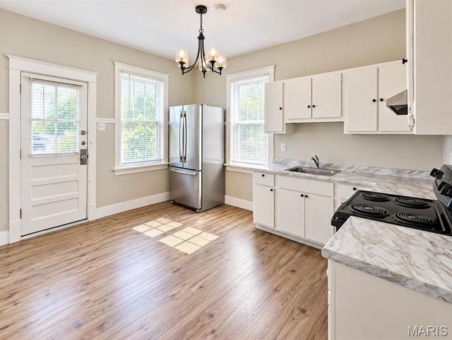 4640 Ray Avenue, St Louis, MO 63116