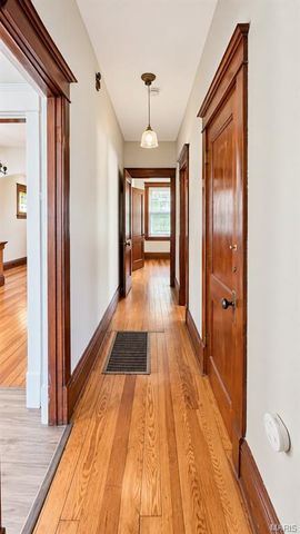 4640 Ray Avenue, St Louis, MO 63116