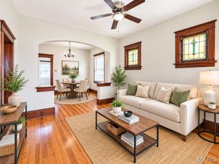 4640 Ray Avenue, St Louis, MO 63116