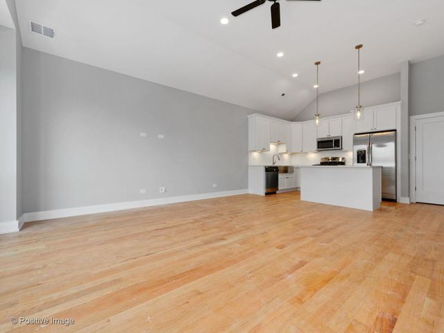 2307 W 19th Street 3, Chicago, IL 60608