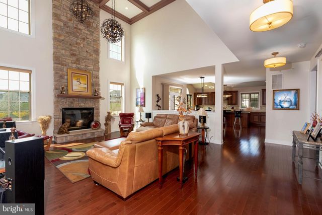 612 MEEHAN DR, Warrington, PA 18976