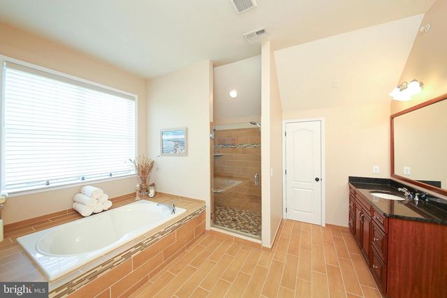 612 MEEHAN DR, Warrington, PA 18976