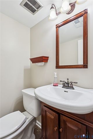 2 Coffman Cir, Hampton, VA 23669