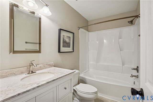 2 Coffman Cir, Hampton, VA 23669