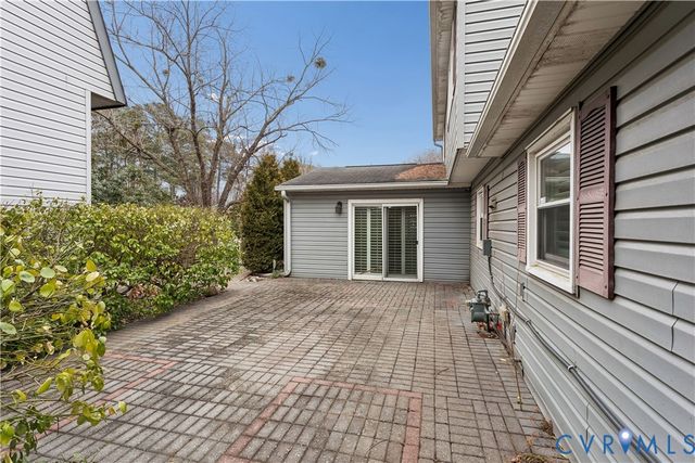 2 Coffman Cir, Hampton, VA 23669