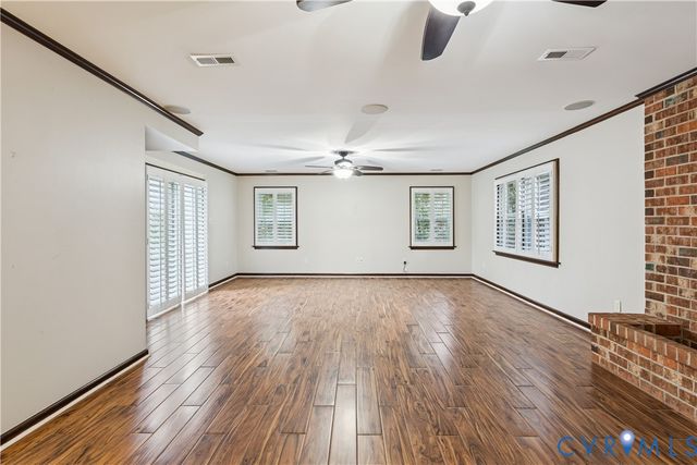 2 Coffman Cir, Hampton, VA 23669