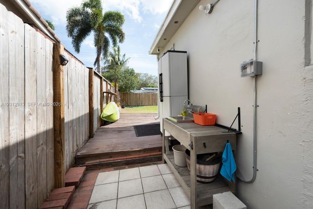 5224 NE 1st Ave, Fort Lauderdale, FL 33334