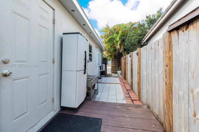 5224 NE 1st Ave, Fort Lauderdale, FL 33334