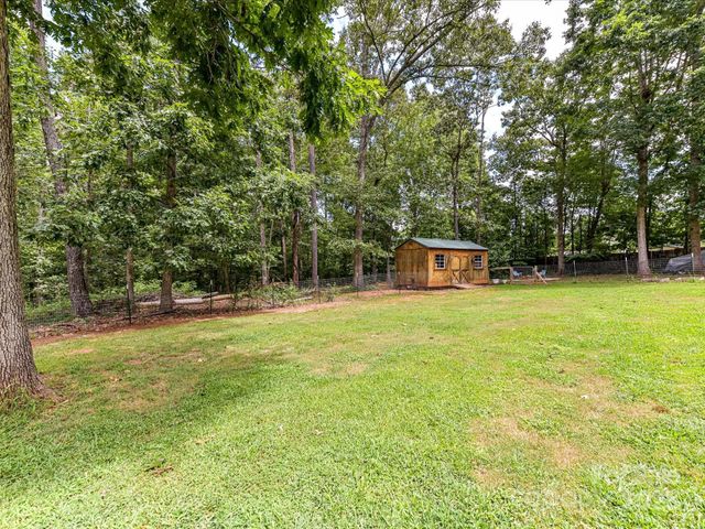 1338 Pell Drive, Lincolnton, NC 28092