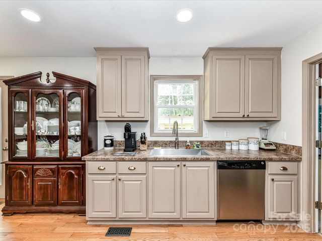 1338 Pell Drive, Lincolnton, NC 28092