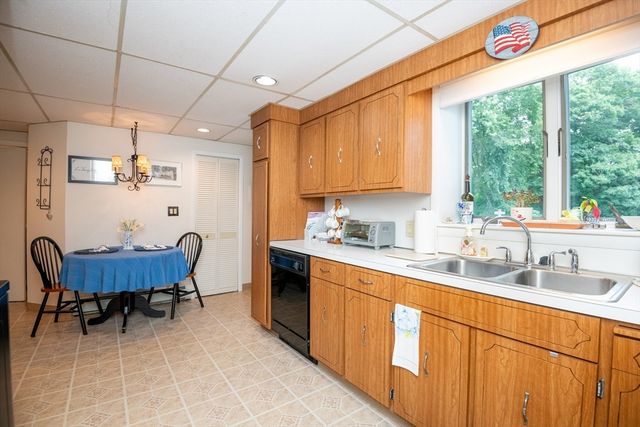 980 Salem St 2, Lynnfield, MA 01940