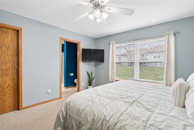 5645 Prairie Hill Ct, Marion, IA 52302