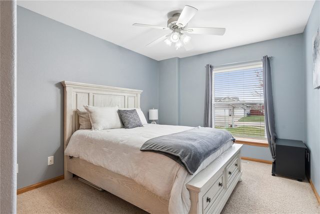5645 Prairie Hill Ct, Marion, IA 52302