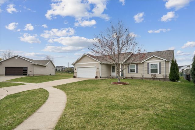 5645 Prairie Hill Ct, Marion, IA 52302
