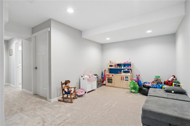 5645 Prairie Hill Ct, Marion, IA 52302