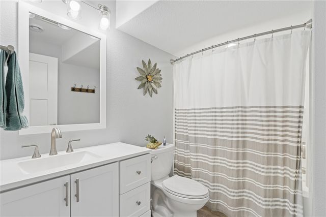 5645 Prairie Hill Ct, Marion, IA 52302