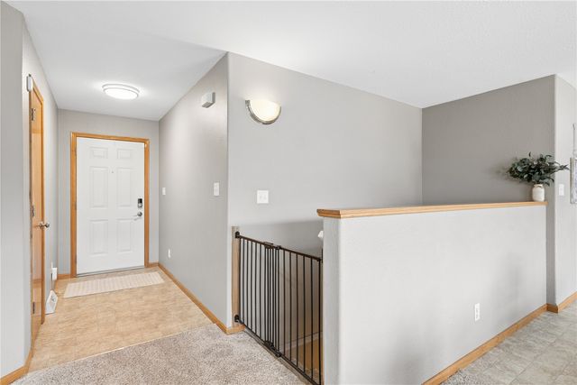 5645 Prairie Hill Ct, Marion, IA 52302
