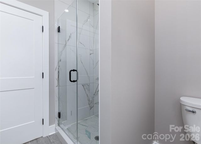 1949 Colonial Lane, Hickory, NC 28601