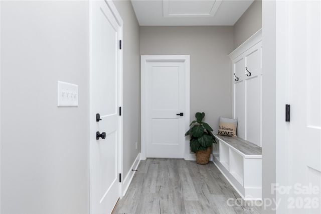 1949 Colonial Lane, Hickory, NC 28601